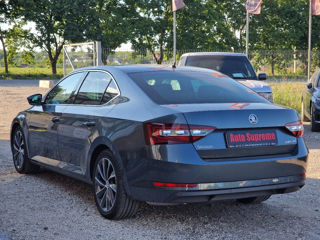 Skoda Superb foto 4