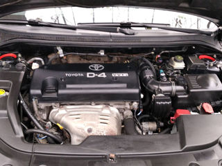 Toyota Avensis foto 1