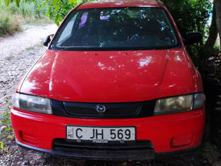 Mazda 323 foto 1