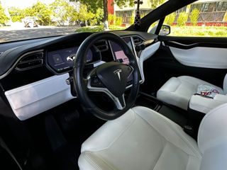 Tesla Model X foto 3