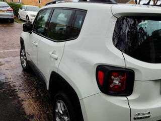 Jeep Renegade foto 2