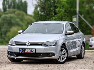 Volkswagen Jetta foto 2