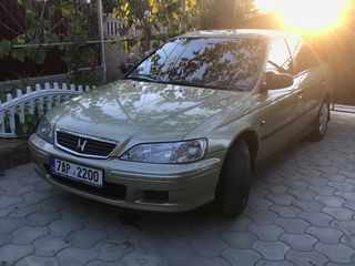 Honda accord 1.8 foto 10