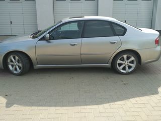 Subaru Legacy foto 3