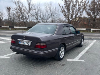 Mercedes Series (W124) foto 2