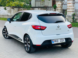 Renault Clio foto 2