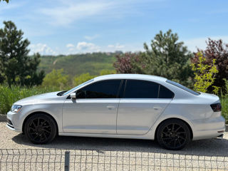 Volkswagen Jetta foto 1