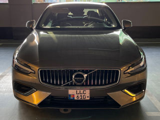 Volvo S60 foto 1