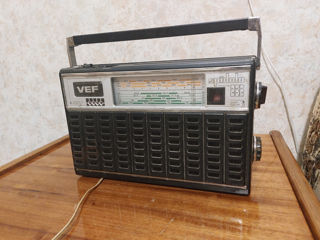 Продам радиоприемник VEF 232.     Vând radio VEF 232