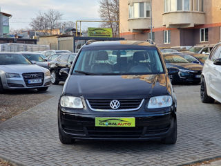 Volkswagen Touran foto 2