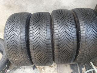 215/60/ R16- MICHELIN.