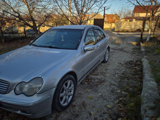 Mercedes C-Class foto 3