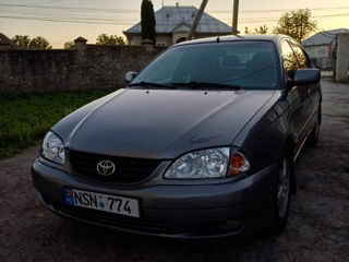 Toyota Avensis foto 3