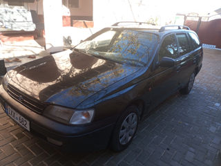 Toyota Carina foto 3