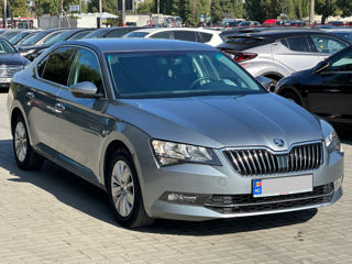 Skoda Superb foto 4