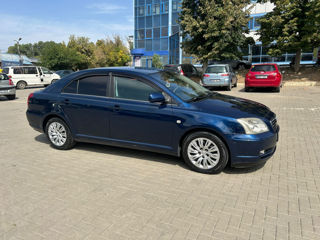 Toyota Avensis foto 1