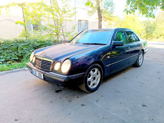 Mercedes E-Class foto 3