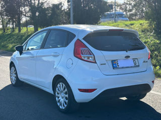 Ford Fiesta foto 7