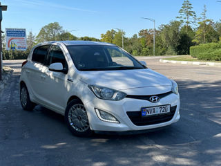 Hyundai i20 foto 1