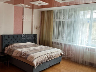 Apartament cu 2 camere, 134 m², Buiucani, Chișinău foto 5