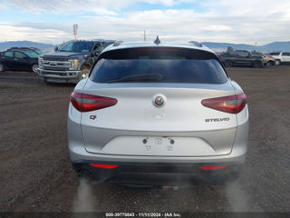 Alfa Romeo Stelvio foto 6