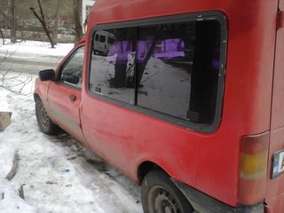 Ford Courier foto 2