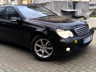 Mercedes C-Class