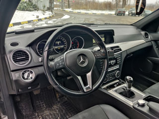 Mercedes C-Class foto 8