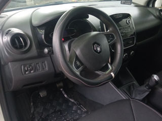 Renault Clio foto 8