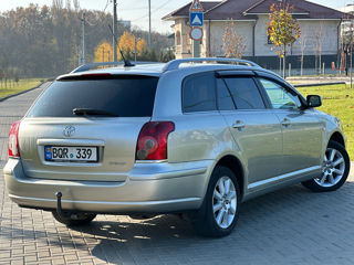 Toyota Avensis foto 5