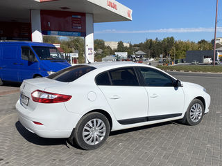 Renault Fluence foto 1