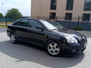 Toyota Avensis foto 1