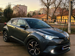 Toyota C-HR foto 2