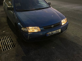 Mazda 323 foto 2