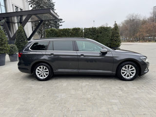 Volkswagen Passat foto 3