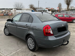 Hyundai Accent foto 4