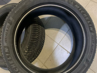 285/45R21 + 305/40R21 Michelin NC0 foto 2