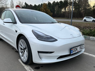 Tesla Model 3 foto 1