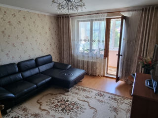 Apartament cu 3 camere, 70 m², Sculeni, Chișinău foto 2