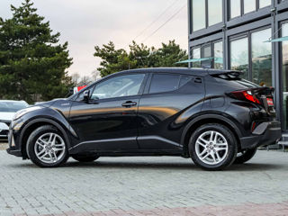 Toyota C-HR foto 2