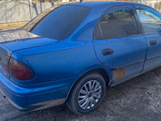 Mazda 323 foto 3