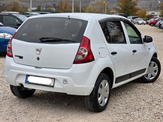 Dacia Sandero foto 2