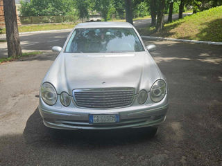 Mercedes E-Class foto 2