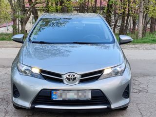 Toyota Auris foto 1