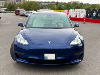 Tesla Model 3 foto 2