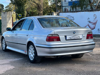 BMW 5 Series foto 10