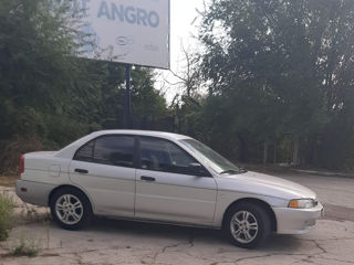 Mitsubishi Lancer foto 3