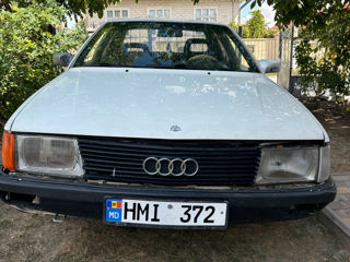 Audi 100