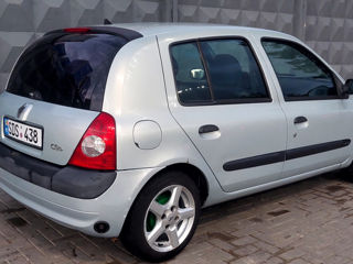 Renault Clio foto 3