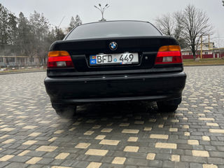 BMW 5 Series foto 3